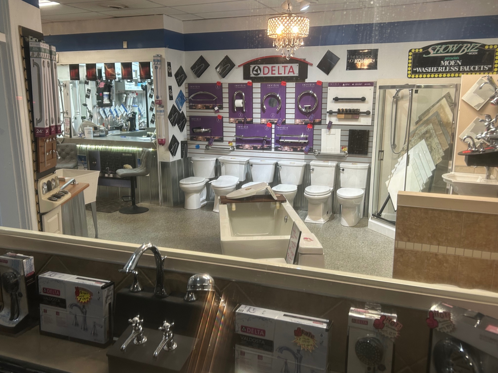 Dy's Plumbing showroom overview