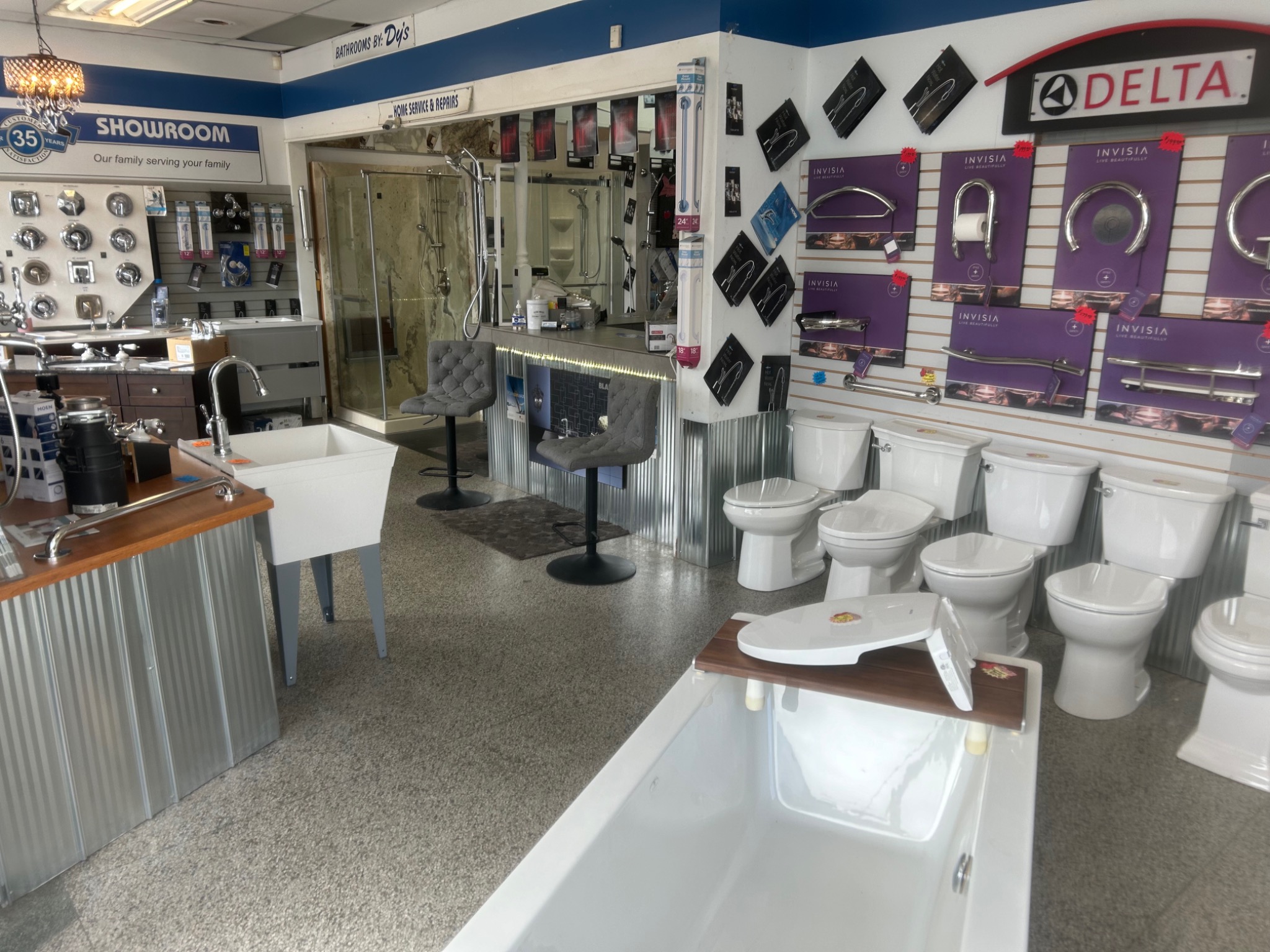 Dy's Plumbing bathroom fixtures display